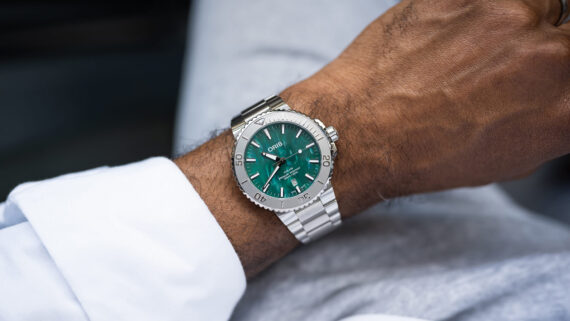 0173377304137-0782405PEB_gallery_1920x1080px_ws_ds